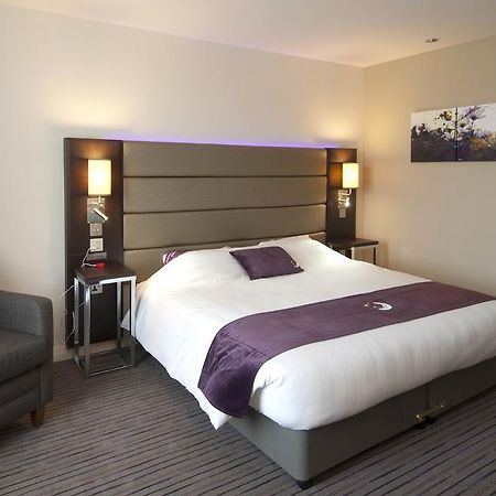 Premier Inn ハーロウ エクステリア 写真