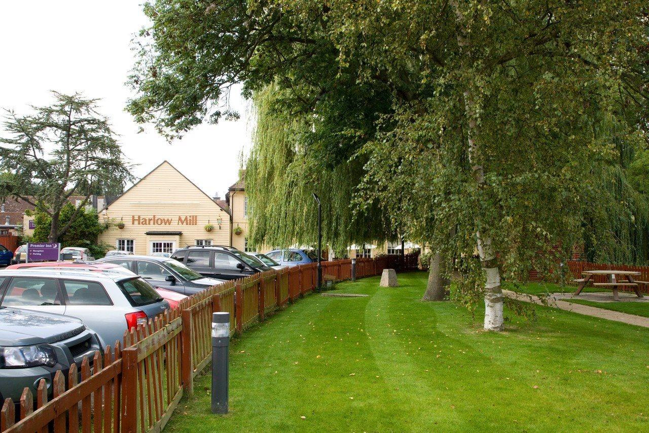 Premier Inn ハーロウ エクステリア 写真