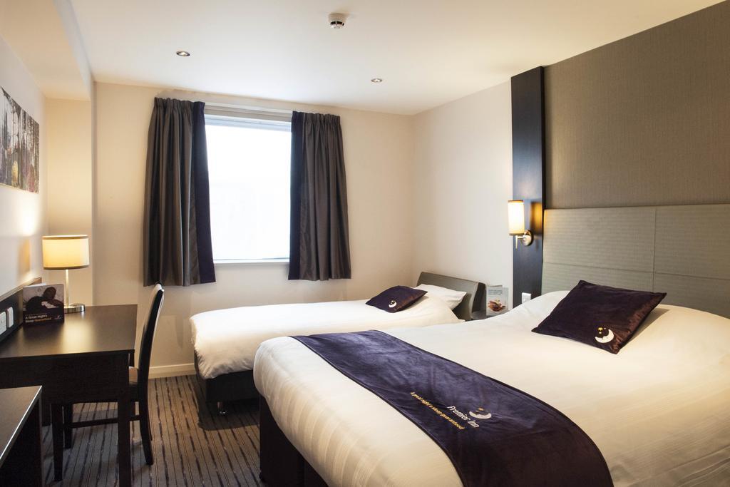 Premier Inn ハーロウ 部屋 写真