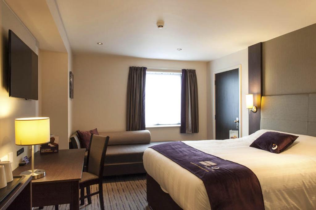 Premier Inn ハーロウ 部屋 写真