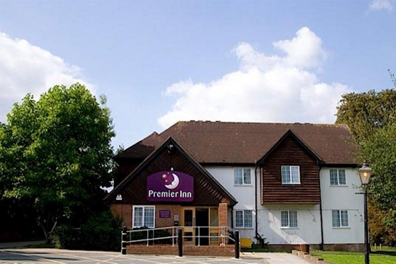 Premier Inn ハーロウ エクステリア 写真