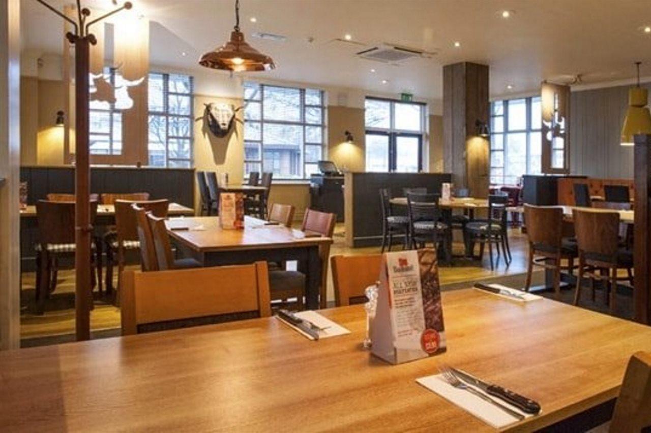Premier Inn ハーロウ エクステリア 写真
