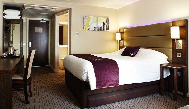 Premier Inn ハーロウ エクステリア 写真